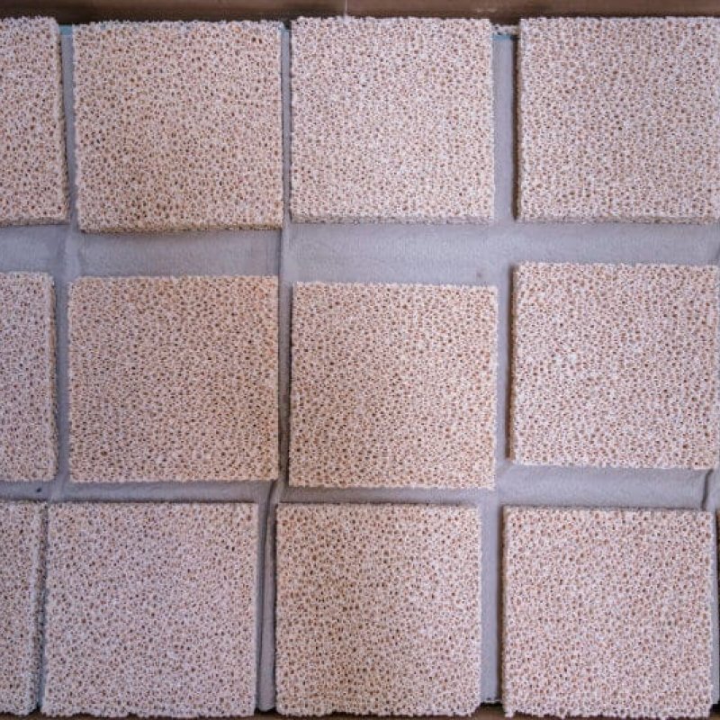Ceramic foam filters