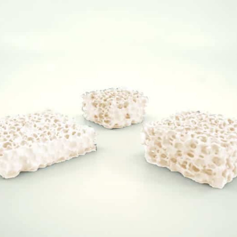 Ceramic foam filters